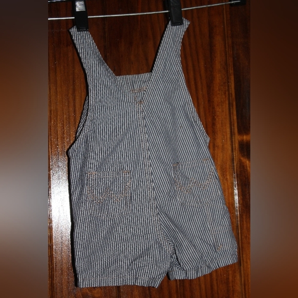 Baby train conductor style overalls by Wrangler - Picture 3 of 10